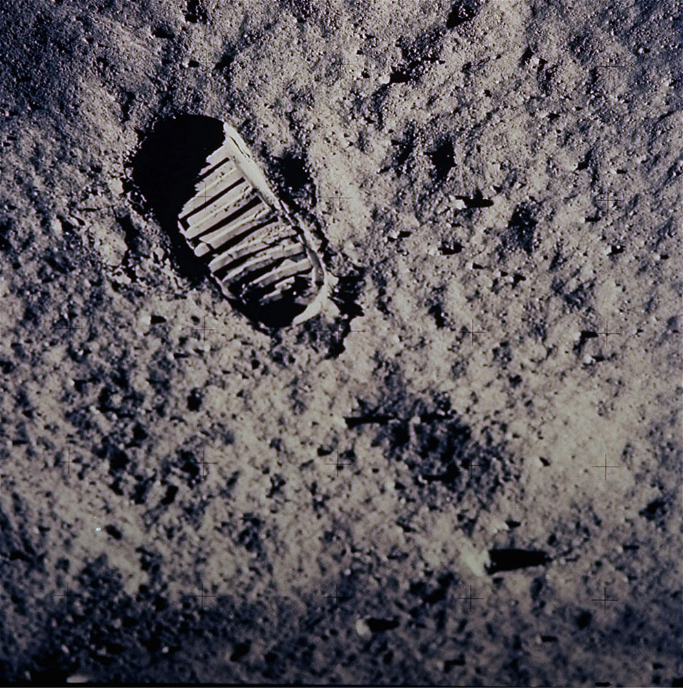 Footprints On The Moon: Apollo 11 [1969]