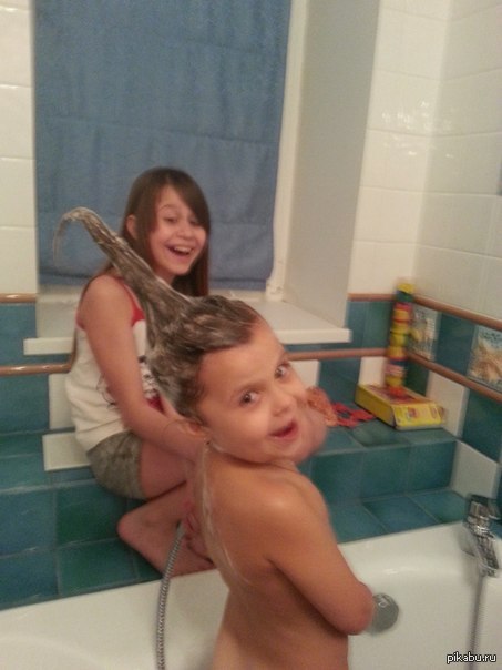 Брат сделал фото сестры в ванне фото