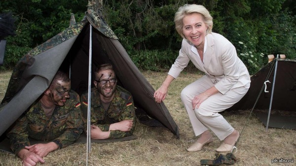 Junge nudisten