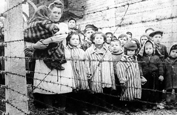 Фото детей в концлагерях в годы великой Фото детей в концлагерях в годы великой