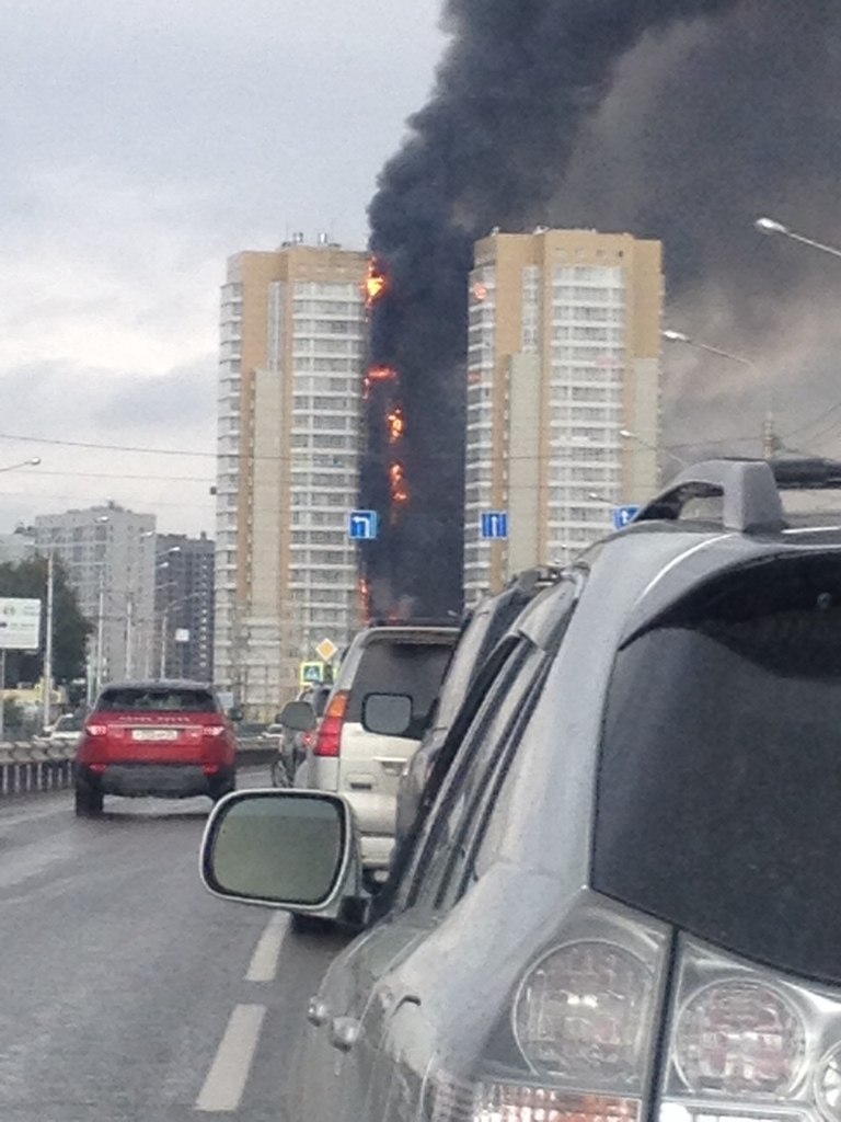 В Красноярске трагедия, горит 25 этажный жилой дом. | Пикабу