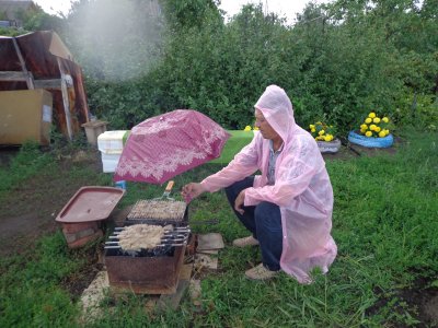 мем шашлык в дождь. Смотреть фото мем шашлык в дождь. Смотреть картинку мем шашлык в дождь. Картинка про мем шашлык в дождь. Фото мем шашлык в дождь