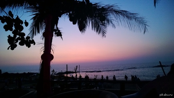 В честь пятницы вам закат в Гоа)))