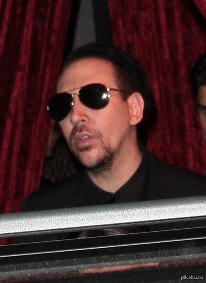 That awkward moment when you realize it's not Nicolas Cage, it's Marilyn Manson... - Marilyn Manson, Nicolas Cage, Similarity