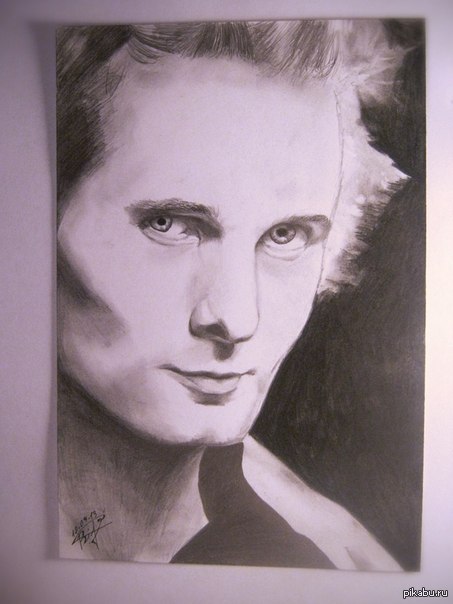 Рисунок простыми карандашами)