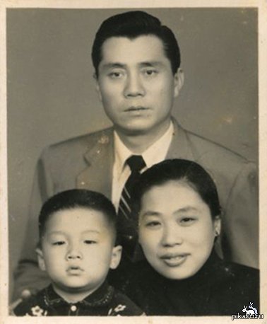 Папа джеки чана. Родители джеки чана. Отец джеки чана. Отец джеки чана. Родители джеки чана.