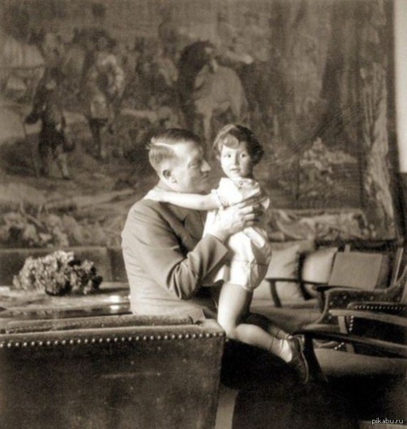 Просто Гитлер без усов, ничего особенного