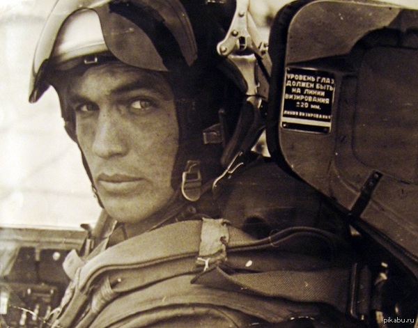  -. 1968.  .  -       <a href="http://pikabu.ru/story/fotogenichnyiy_sovetskiy_soldat_2155984">http://pikabu.ru/story/_2155984</a>