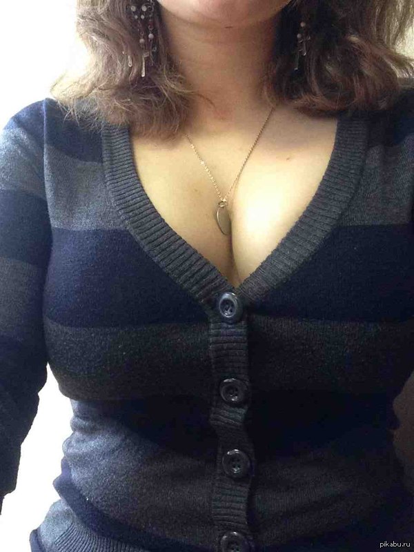 Beautiful cardigan - NSFW, Beautiful girl, Boobs, Neckline