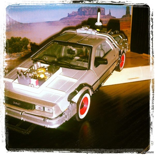 Просто DeLorean