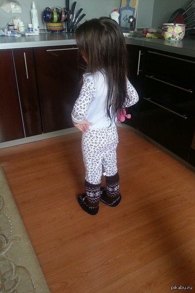 Хозяйка пришла на кухню.