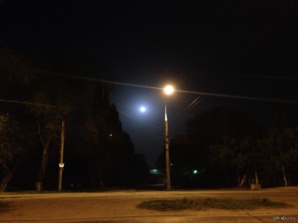 Full moon))) it's a pity the photo cannot convey all the beauty - My, moon, Night, Moon, Night