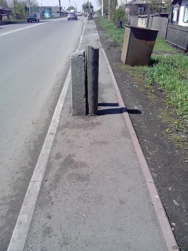 ну вот и нам тротуар положили...