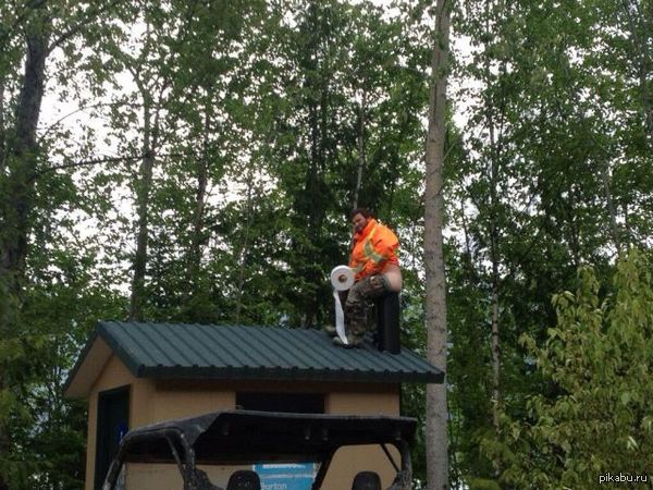 Приехал в гости, бухнул. А потом обиделся на хозяина домика.