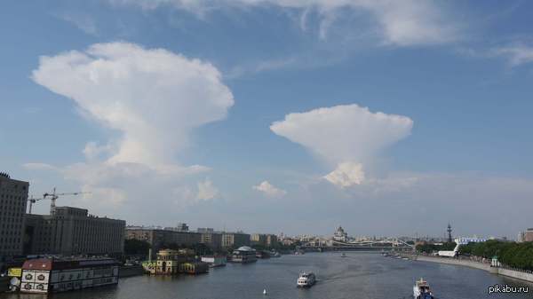 облака в Москве