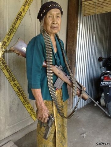 Моя бабушка курит трубку...