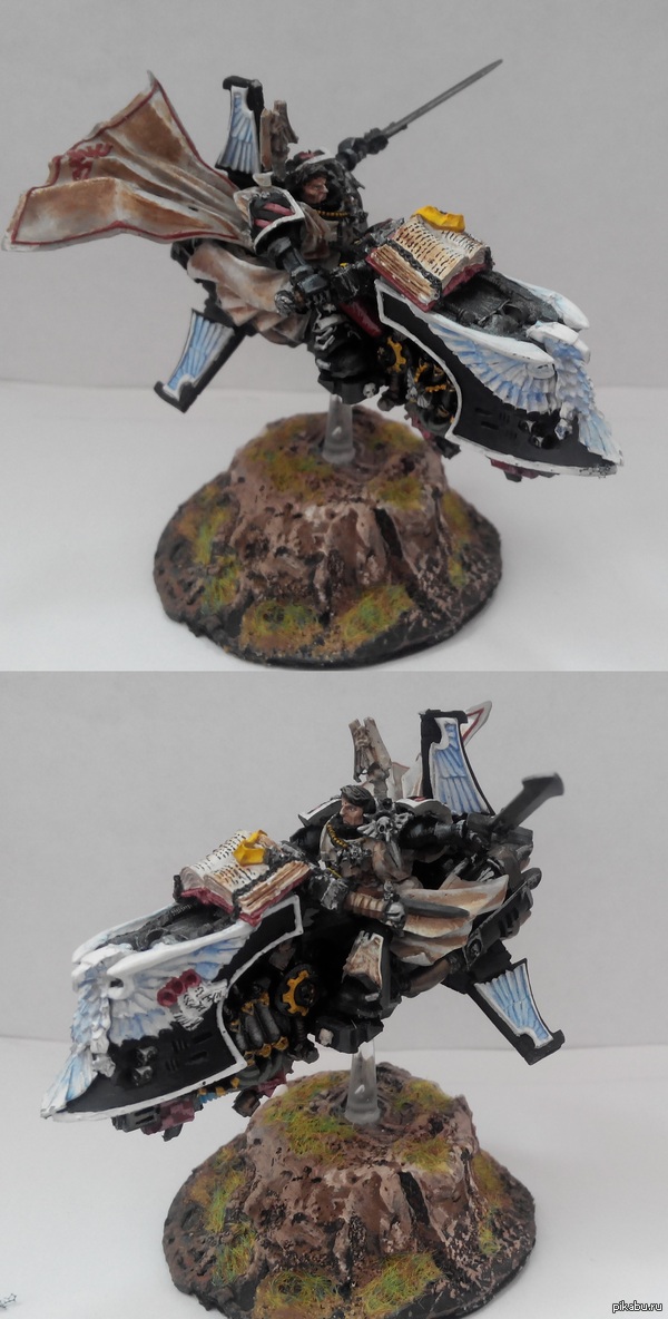 Магистр второй роты Саммаэль, Крыло Ворона, со своим передвижным холмиком