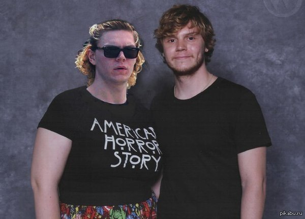 Эван с фанаткой