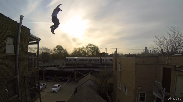        YouTube :             http://muskatmedia.ru/pryjok-s-kryshi-mujchiny-epic-roof-jump/