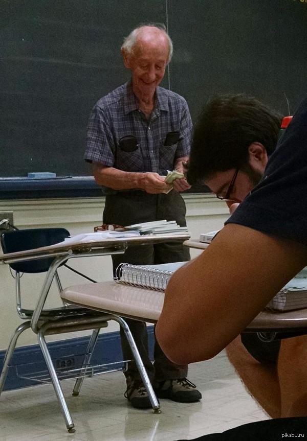 The face of my teacher when he collected 40 bucks from the entire audience for a book that costs 25. - , Reddit, Lalala, Just Education, Teacher