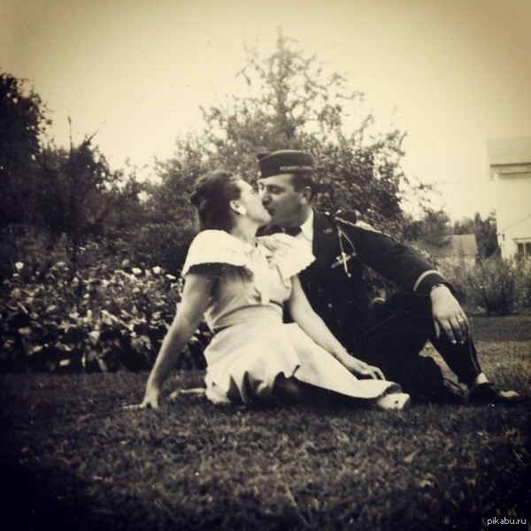 Встретились после войны.