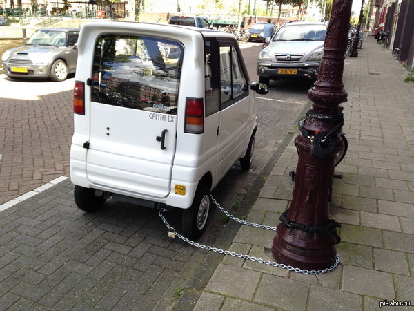 Чтобы не унесли :)