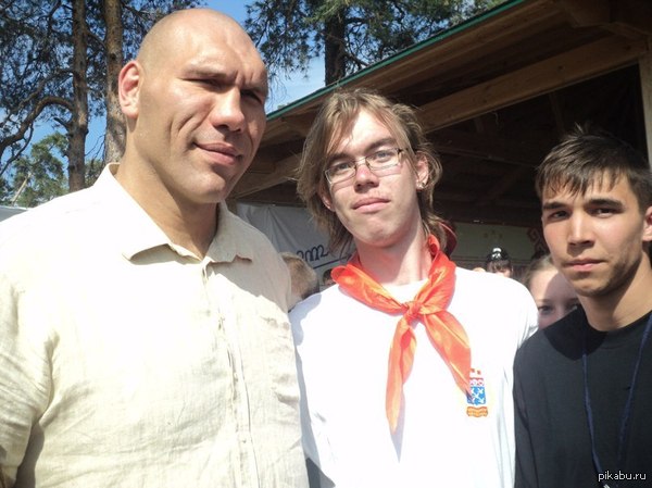       2012-   <a href="http://pikabu.ru/story/nikolay_valuev_i_ya_moy_rost_180sm_nikolay_tozhe_okhotnik__2703709,">http://pikabu.ru/story/_2703709</a>    ~203 