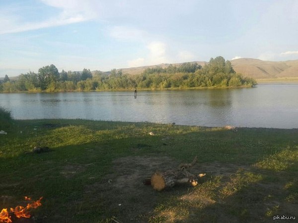 Что-то над водой.