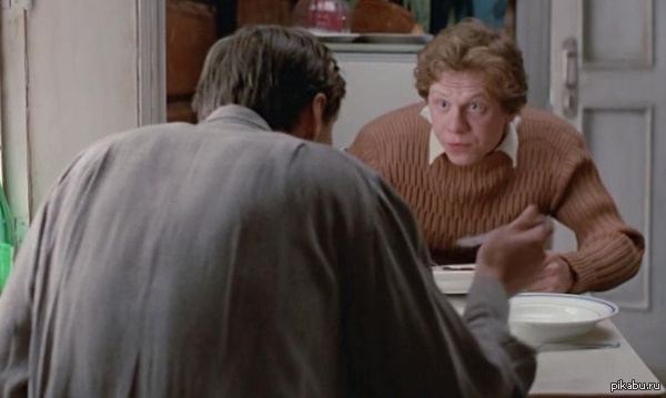 Смотрел тут на днях "Любовь и голуби", а там Рон Уизли.