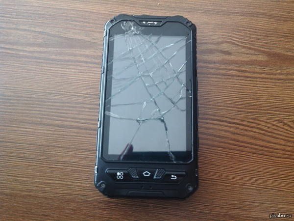 Купил себе я противоударный телефон...