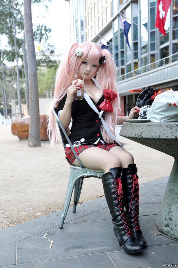  Cosplay Junko Enoshima) Junko Enoshima