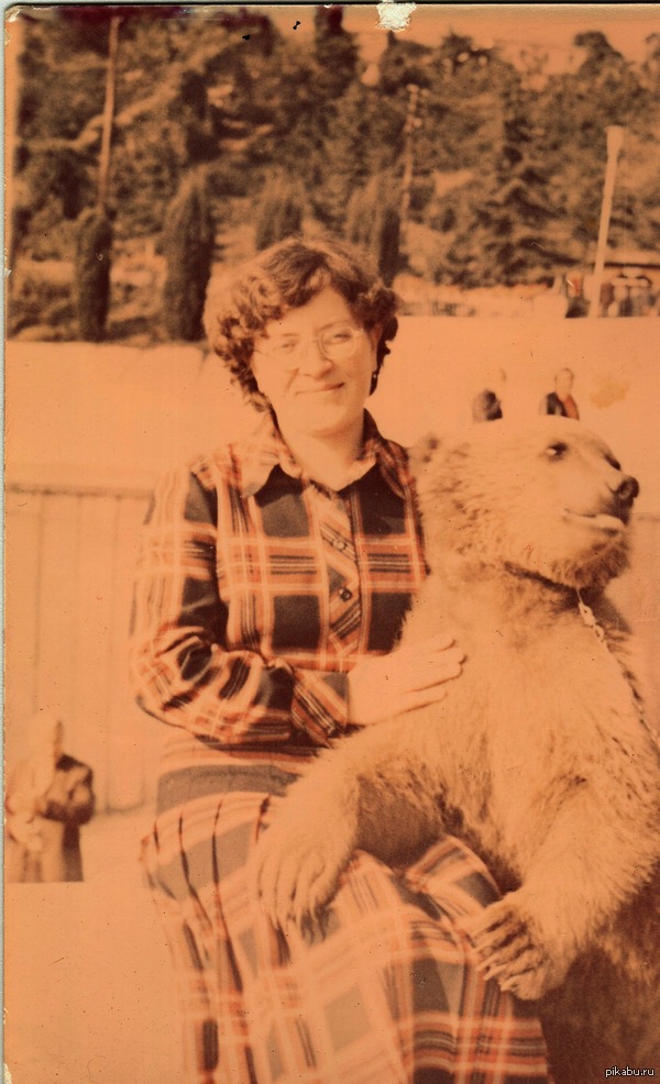 Помогите восстановить фото бабушки