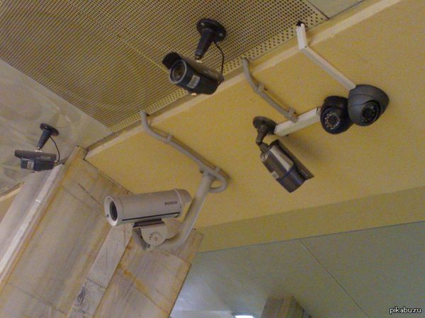 Nobody gets in   Nobody gets out