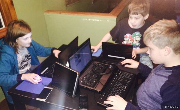 Современные детки :)