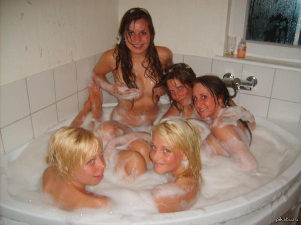 And then I fly in with a bomb !!! - Jacuzzi, Girls, Erotic, NSFW