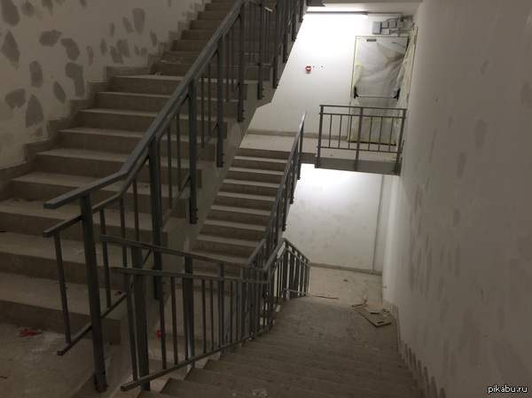 Пожарный выход в ТРЦ