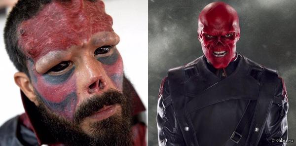 Фанат сделал с собой такое, чтобы быть похожим на Красного Черепа