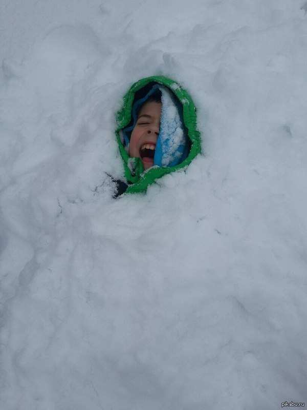 Что делать с надоедливым братом зимой