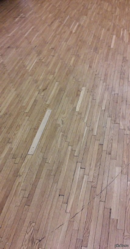 Вы не представляете как долго я искал упавшую линейку