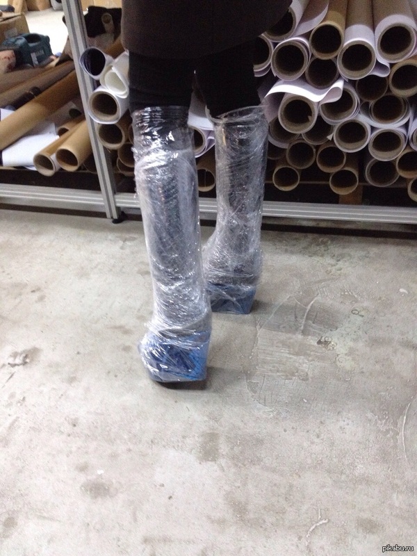 Когда на улице жижа, а ты в новых сапогах.