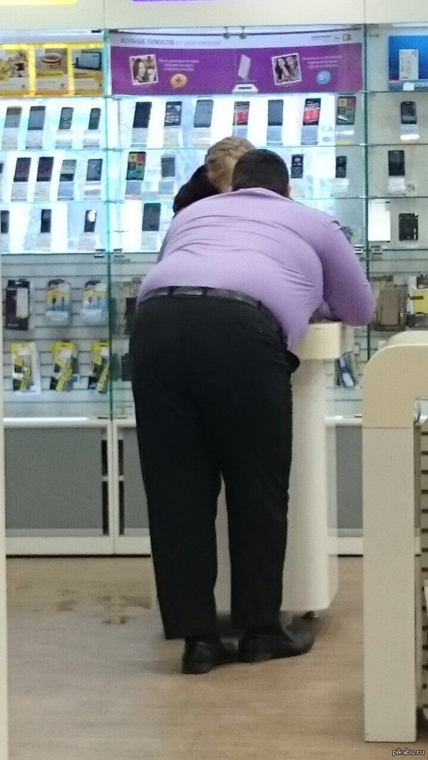 Продавец-консультант.