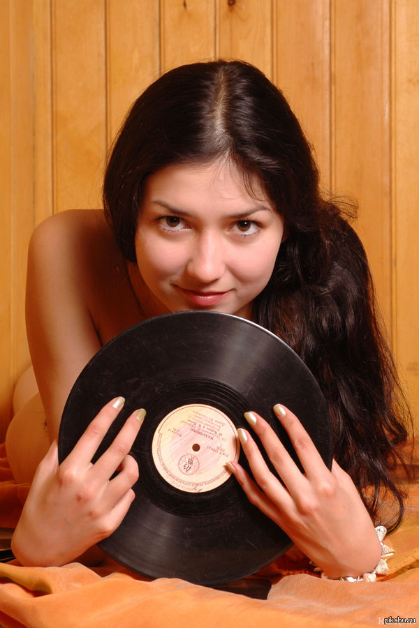 Let's listen? - Girls, NSFW, Vinyl records