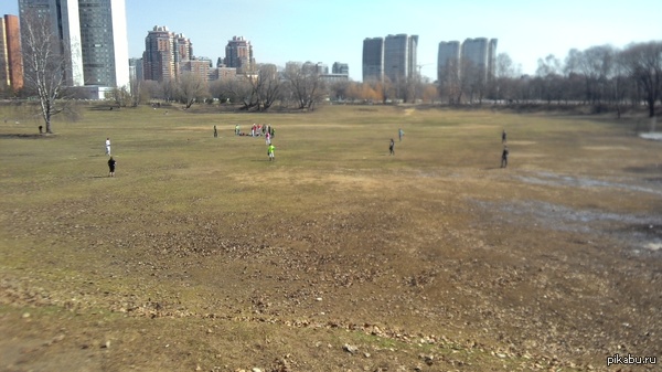 Кому пасха, кому день космонавтики, а у нас в парке бейсбол)