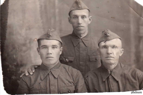 Мой прадед Моисеев Данил Кондратьевич с однополчанами!