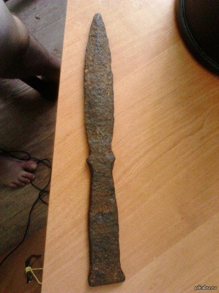 Пикабушники-археологи поясните за нож;)