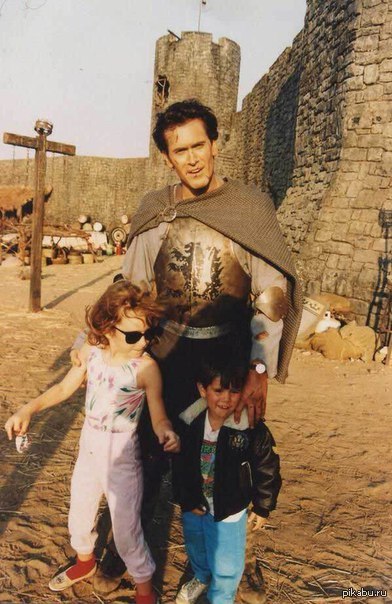        Evil Dead 3.    ? :