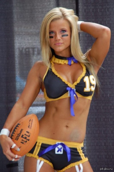 Hot Blonde Cheerleaders