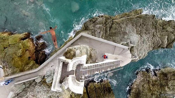 Having run up, I will jump from a cliff - Photo, Drone, Competition, Trendymen