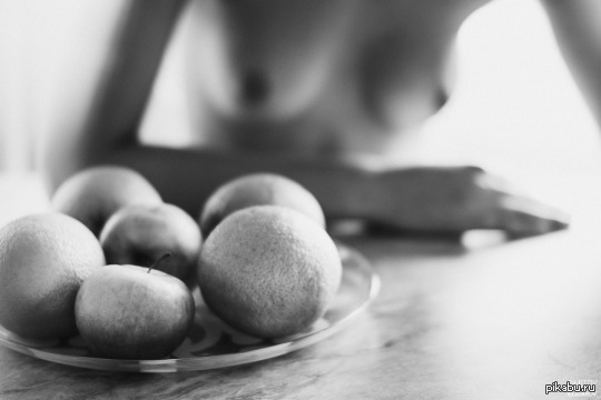 Apples - Black and white, Photo, Girls, NSFW