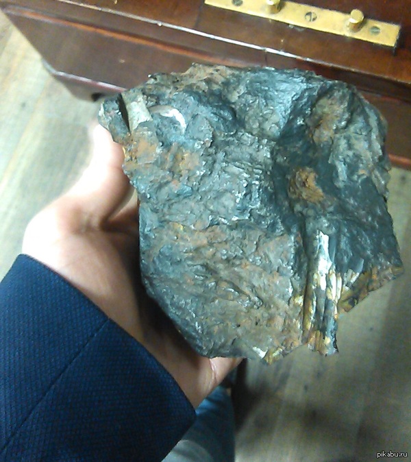 Кусок метеорита
